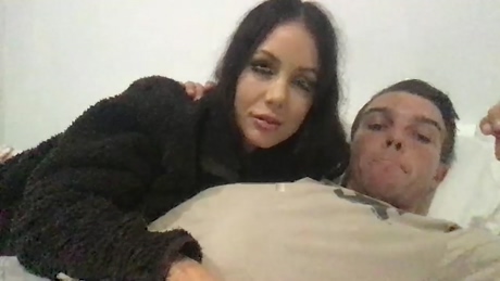 hornypetitegirl77  18-04-2022